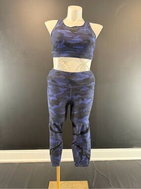 Torrid Navy Camo Mesh Wicking Blue and Black Camo Sports Bra 1X & Leggings 1X